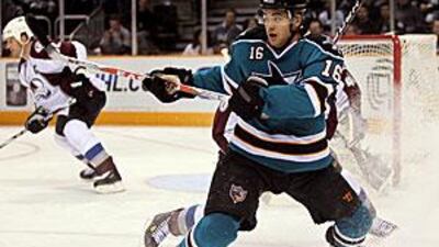 Devin Setoguchi, No 16, took it upon himself to inspire the San Jose Sharks on Sunday.