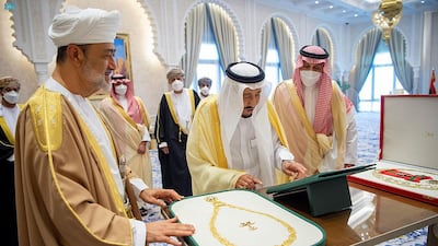 The two leaders exchanged gifts.