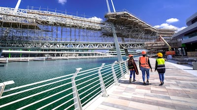 The canalside promenade stretches for several kilometres and serves as a running track and walkway around the facility