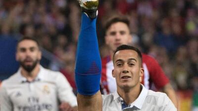 Atletico Madrid’s Argentine midfielder Angel Correa kicks the ball. Curto de la Torre / AFP