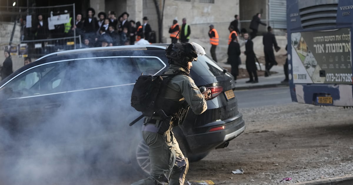 Israel Deploys Helicopter to Break Up Haredim Riot in Occupied Jerusalem