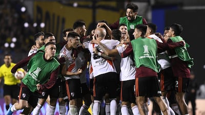 BUENOS AIRES, ARGENTINA - OCTOBER 22: Players of River Plate celebrate qualifying to the final after the Semifinal second leg match between Boca Juniors and River Plate as part of Copa CONMEBOL Libertadores 2019 at Estadio Alberto J. Armando on October 22, 2019 in Buenos Aires, Argentina. (Photo by Rodrigo Valle/Getty Images)