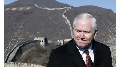 Robert Gates, the US secretary of defence, visits the Mutianyu section of the Great Wall near Beijing yesterday.