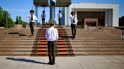 Soldiers peform the changing of the guard in front of the National History Museum. Hannibal Hanschke / dpa / Corbis