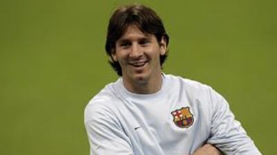 Lionel Messi has plenty of reasons to smile after signing a contract extension until 2016.