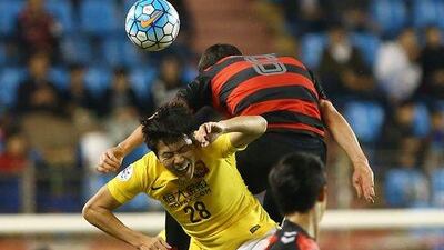 Kim Young-gwon of China's Guangzhou Evergrande shown in his team's Asian Champions League match against Pohang Steelers of South Korea on Tuesday night. Yonhap / AFP / APril 19, 2016