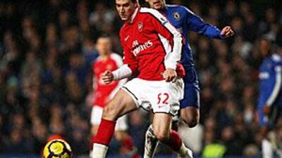 Nicklas Bendtner adds another dimension to Arsenal's pacey counter-attacking style.
