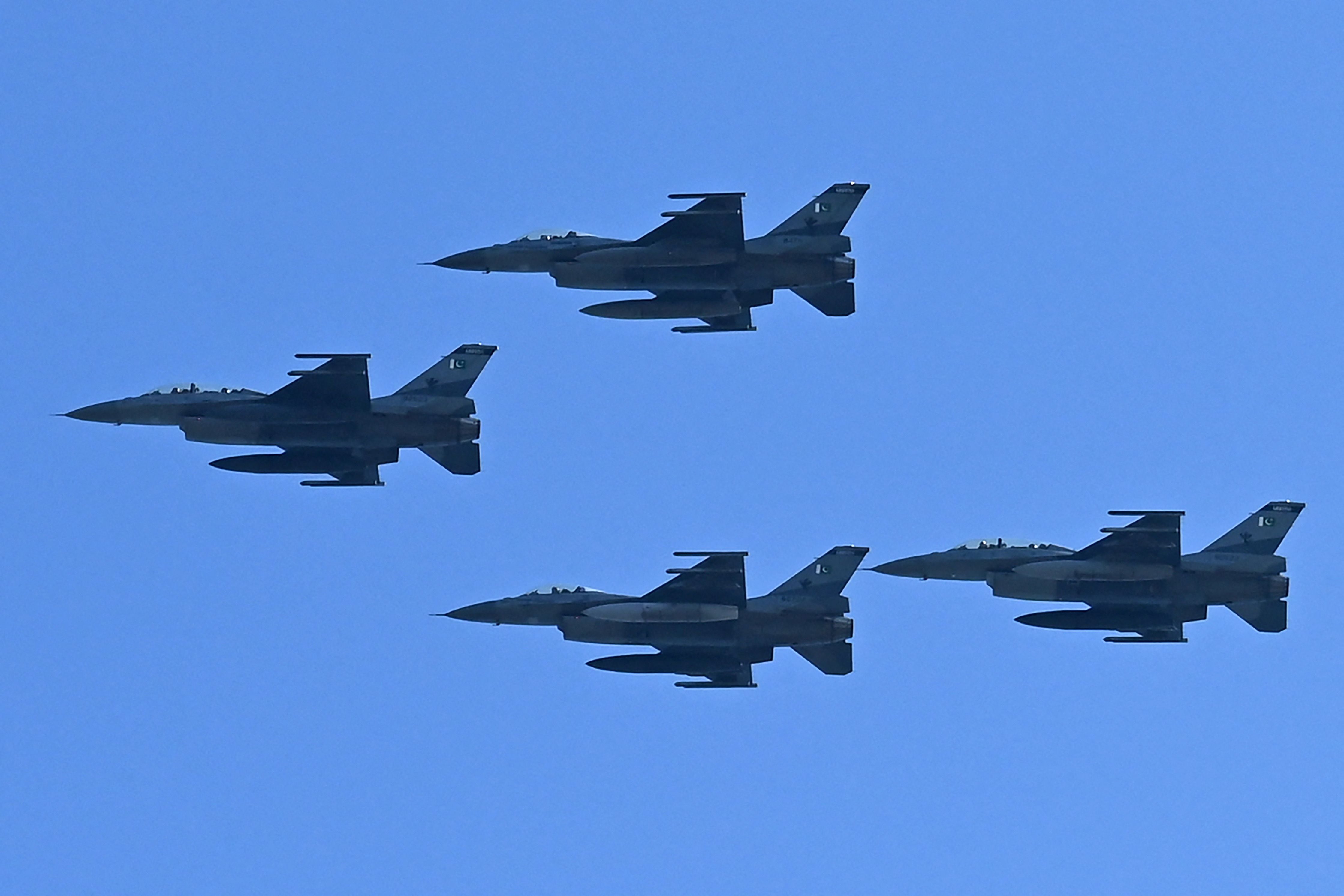 Pakistan Deploys Fighter Jets and Military Forces to Saudi Arabia in Major Defense Move