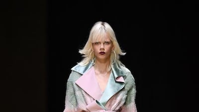 Marjan Jonkman walks the runway during the Atelier Versace Haute Couture Fall / Winter 2016-2017 show. Pascal Le Segretain / Getty Images
