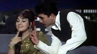 Rajesh Khanna and Farida Jalal get sassy in the uncut version of Baaghon Mei N Bahaar Hai from the 1969 film Aradhana.