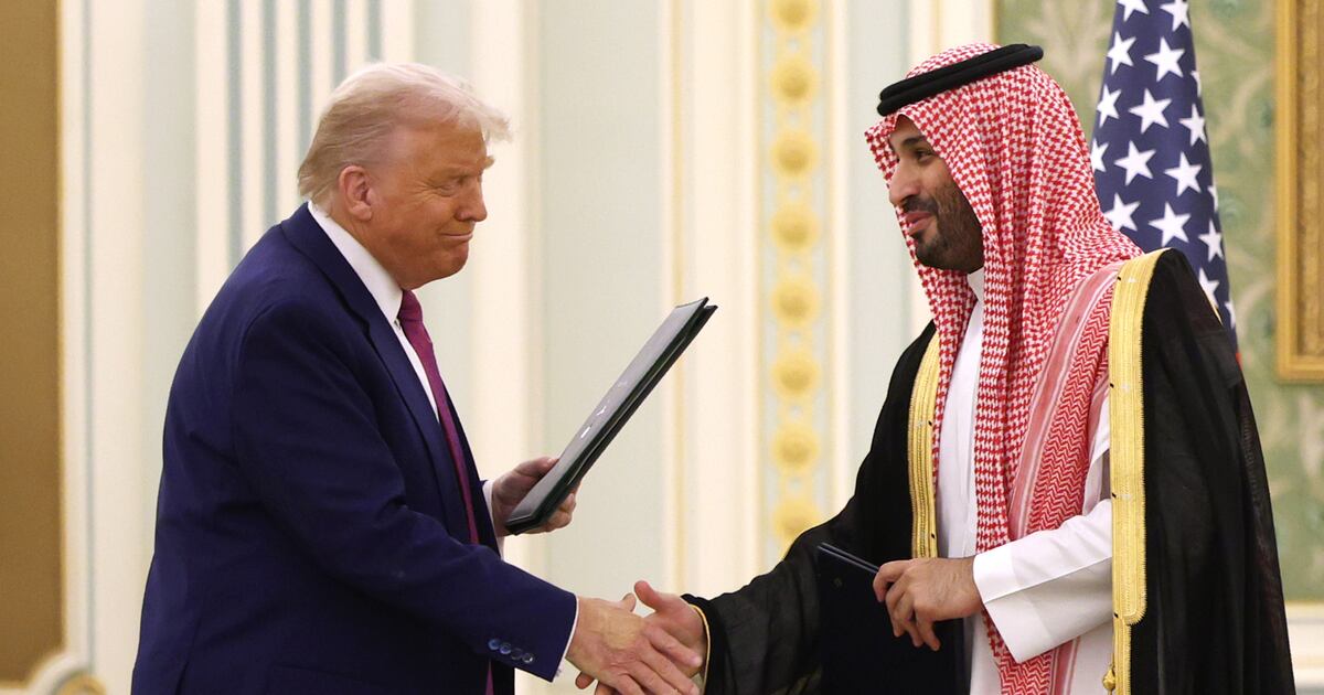 Trump legt dem Kongress das Atomabkommen mit Saudi-Arabien vor und ...