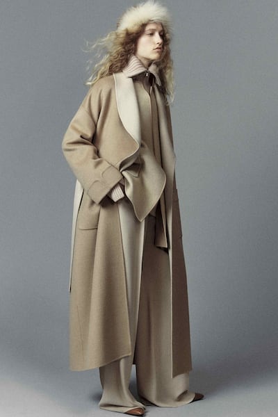 An oversized coat and long fluid trousers for autumn/winter 2023. Photo: Loro Piano