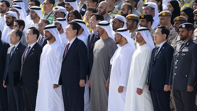 Sheikh Mohamed with Mr Yoon and other senior officials including Sheikh Hamdan bin Zayed, Ruler’s Representative in Al Dhafra Region. Presidential Court