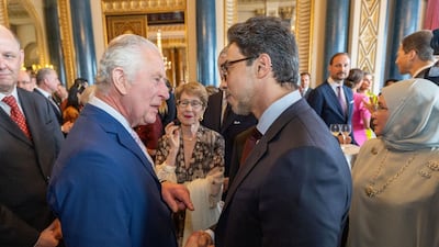 Sheikh Mansour bin Zayed, UAE Vice President, Deputy Prime Minister and Minister of the Presidential Court, speaks with King Charles at the reception. Wam
