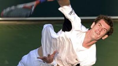 Andy Murray ousted Roger Federer from the Capitala World Tennis Championship yesterday.