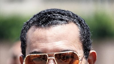 Egyptian President Hosni Mubarak welcomes French President François Mitterrand on July 11, 1984 in Cairo. AFP