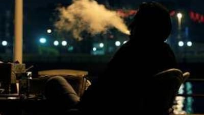 In a one-hour water-pipe session, the smoker inhales 100 to 200 times the volume of smoke he would from a cigarette.