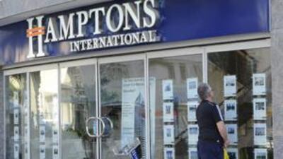 The average price for houses and flats in Dubai in the final quarter last year rose to Dh1,022 (US$278) per square foot.