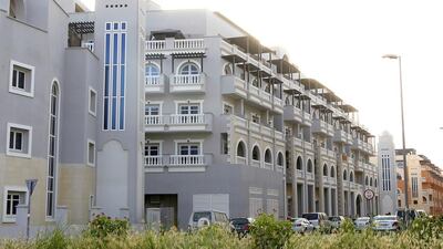 JUMEIRAH VILLAGE APARTMENTS: Q4 2015-Q1 2016 down 4%. Q1 2015-Q1 2016 down 2%. Studio - between Dh40,000 and Dh50,000. 1BR - between Dh55,000 and Dh85,000. 2BR - between Dh75,000 and Dh125,000. 3BR - between Dh125,000 and Dh150,000. Jeffrey E Biteng / The National