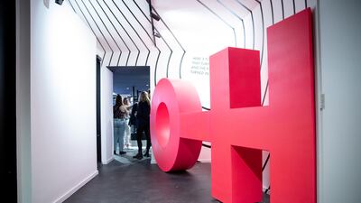 The exhibitions disappear at night without trace.