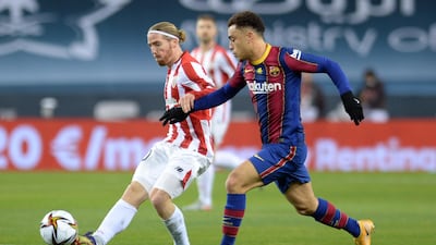 Sergino Dest – 6. Back in side and not always easy for him as Athletic pressed the space behind Dembele. Did OK but taken off at half time, probably as the American is just back from injury. AFP