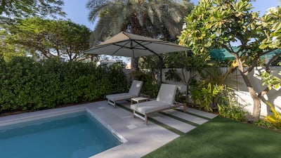 The back garden and pool