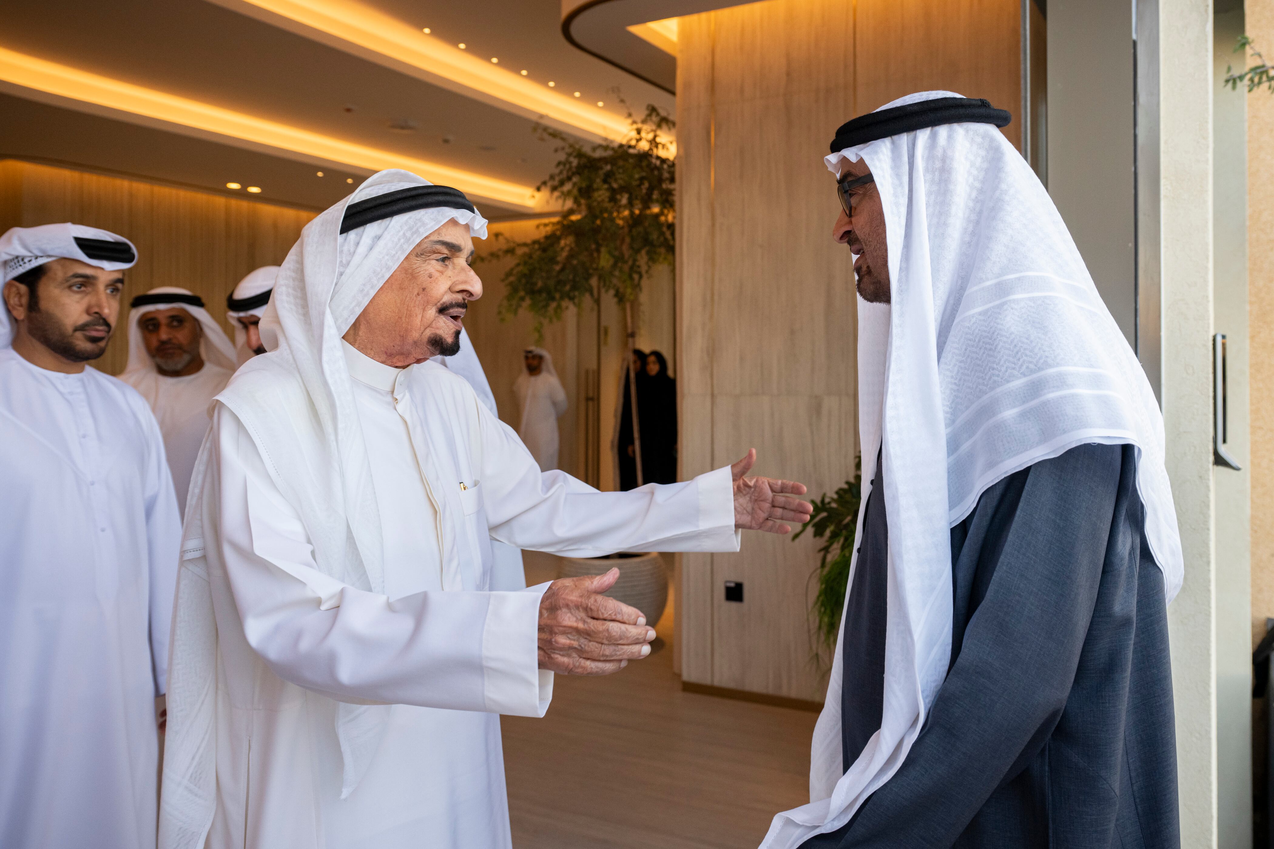 Sheikh Mohamed says UAE 'moving forward with confidence' in visit to ...
