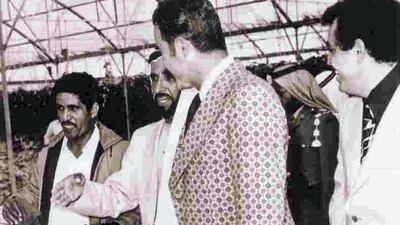 Sheikh Zayed toured the greenhouses with the director of the Arizona programme - with Abdullah Kaddas Al Romaithi (far left) as translator - and saw the results of the carefully designed project. Courtesy Ali Kaddas Al Romaithi
