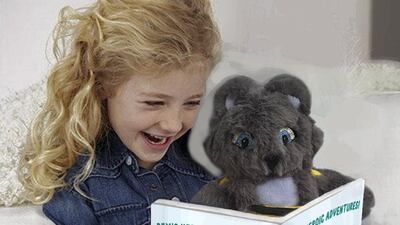 Hero Helper Dex is a toy that helps children with diabetes get used to their treatment. It has an interactive injection pen that lights up when the correct spot is found