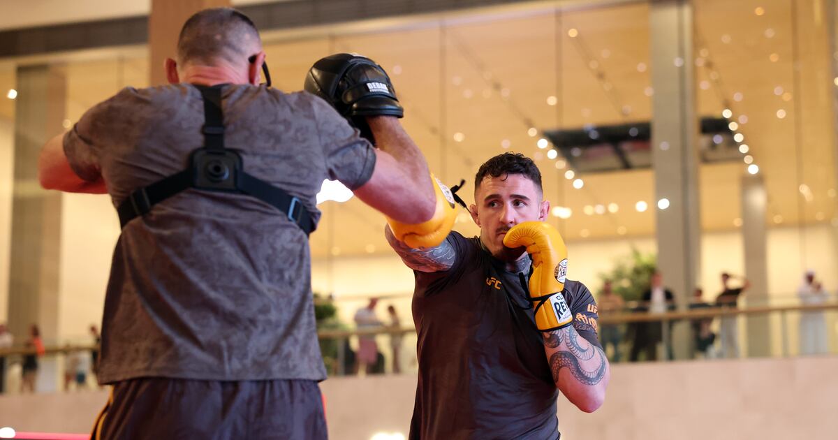 Tom Aspinall tips scales at 255lbs ahead of UFC 321 title defence