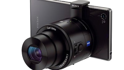 The Cyber-shot QX100 lens with Xperia-Z1 phone. Courtesy Sony