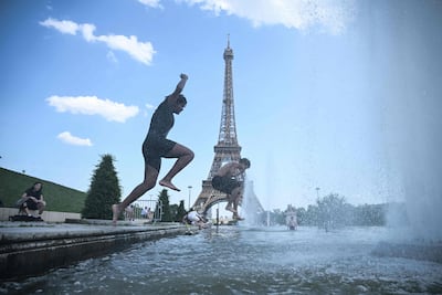 Paris residents find ways to beat the heat. AFP