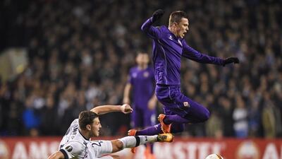 Tottenham's Kevin Wimmer in action with Fiorentina's Josip Ilicic. Reuters / Dylan Martinez