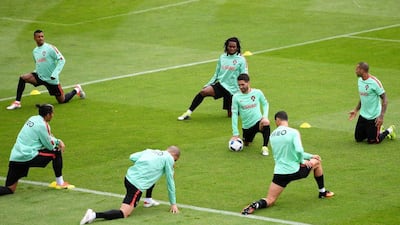Portugal players take part in a training session at the team's base camp in Marcoussis, south of Paris, on June 16, 2016, during the Euro 2016 football tournament. AFP / FRANCISCO LEONG