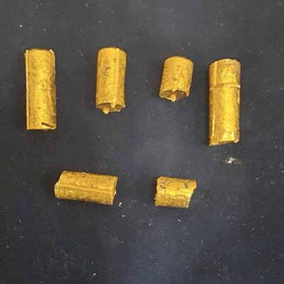 6.7 kgs of gold were concealed inside the handle of a metal fruit juicer. A passenger carried it in his hand luggage on a flight from Dubai to Hyderabad, India, on November 13, 2021. Photo: Hyderabad customs