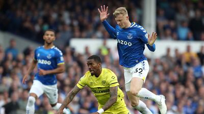 LIVERPOOL, ENGLAND - MAY 15: Ivan Toney of Brentford is fouled by Jarrad Branthwaite of Everton, who is later receives a red card from Referee Michael Oliver ( not pictured ), during the Premier League match between Everton and Brentford at Goodison Park on May 15, 2022 in Liverpool, England. (Photo by Jan Kruger / Getty Images)