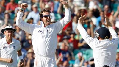 Graeme Swann, centre, believes England need to take early wickets today to beat India.
