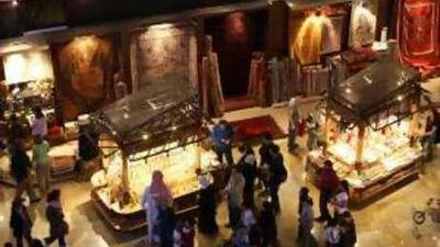 Local businesses expect a profitable quarter, in spite of the worldwide economic downturn.