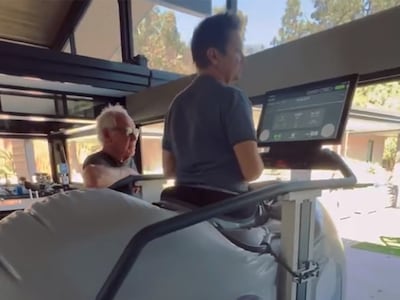Jeremy Renner posted a video on his social media where he is walking on an antigravity treadmill after his accident. Photo: Jeremy Renner / Instagram