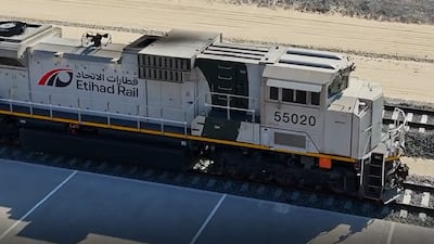 Etihad Rail Freight, a subsidiary of Etihad Rail responsible for delivering freight services, and AD Ports Group have partnered to launch a direct rail service connecting Fujairah Terminals with the Industrial City of Abu Dhabi (ICAD). The integrated inland logistics solution combines the dedicated rail freight service with a customs-enabled inland cargo gateway designed to bring trade closer to customers.
Developed in partnership with AD Ports Group, Etihad Rail Freight extends the reach of Fujairah Terminals beyond the port gates by enabling cargo arriving in Fujairah to be transported directly by rail to ICAD, where customers can access customs clearance, inspection and cargo release services closer to their operations in Abu Dhabi.