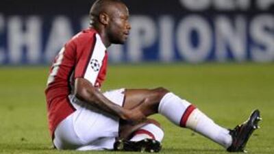 Arsenal's William Gallas holds his leg after being injured during the Champions League match against Villareal at El Madrigal.