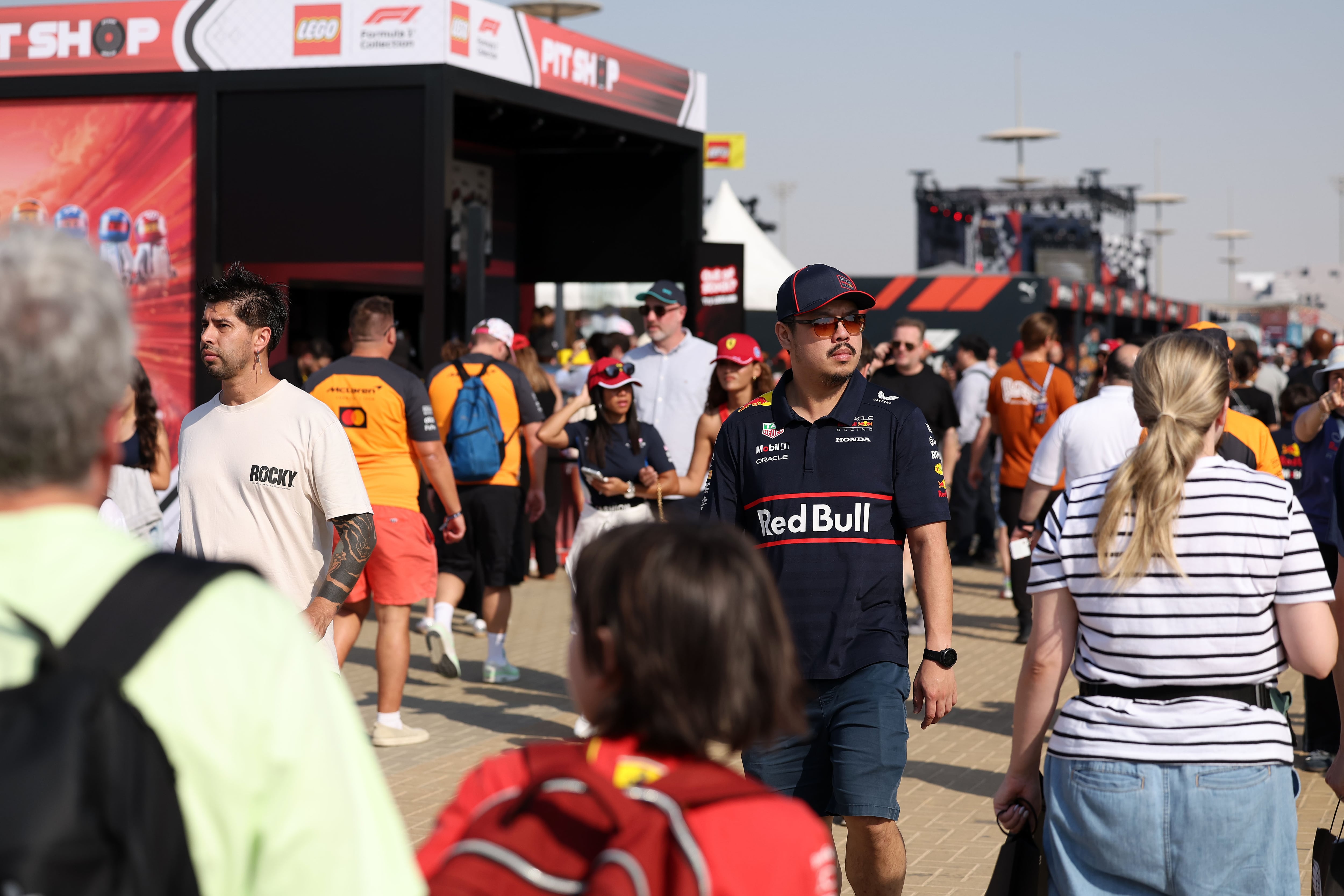 Fans arrive for the 2025 Abu Dhabi Grand Prix