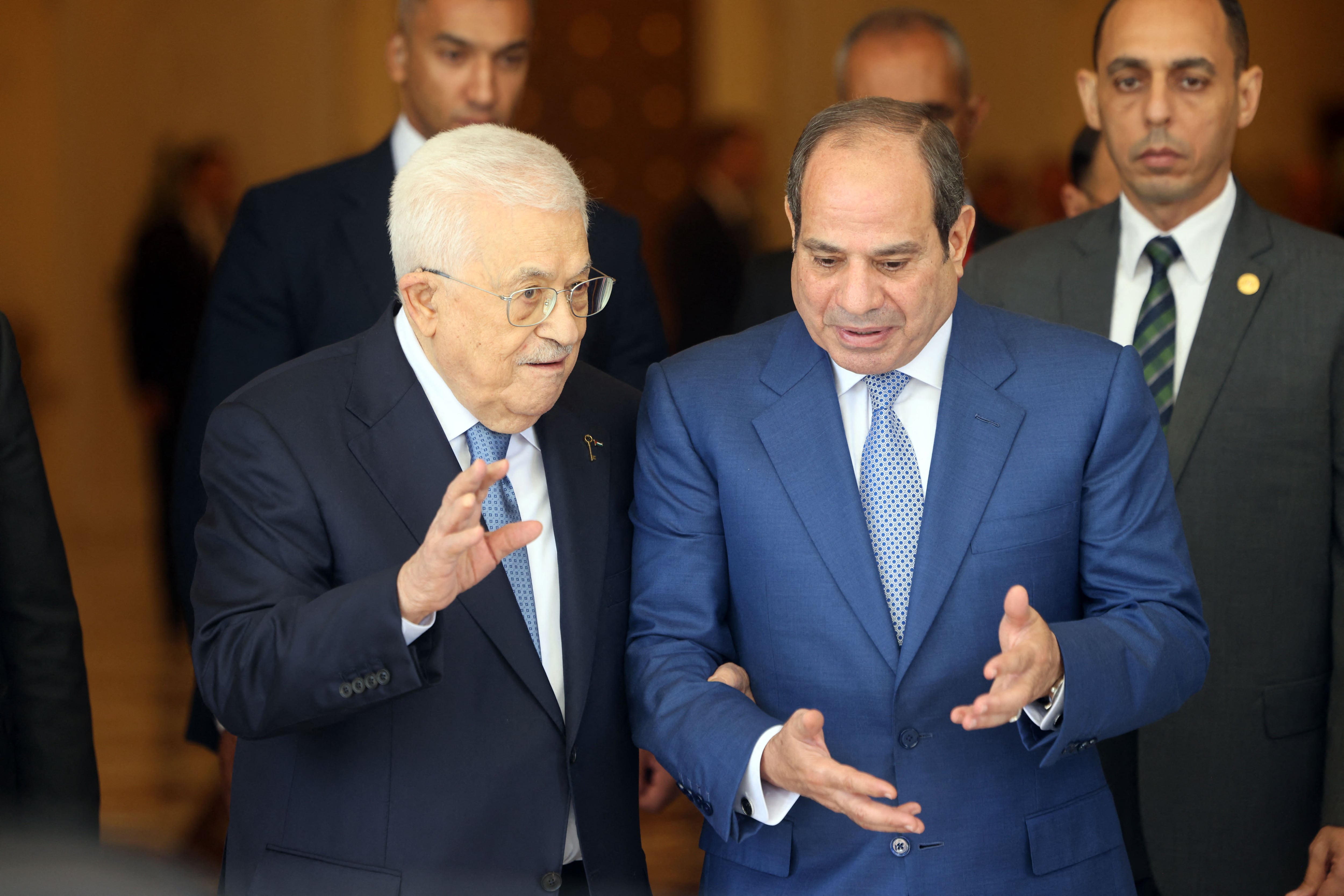 Egyptian President El-Sisi meets Palestinian President Abbas to discuss displacement