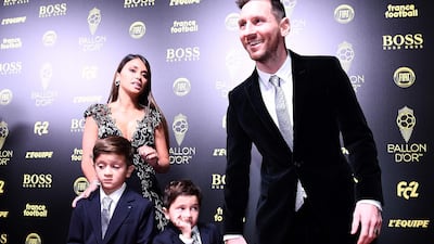 Barcelona's Argentinian forward Lionel Messi (R) and his wife Antonella Roccuzzo (L) and their sons Thiago and Mateo arrive to attend the Ballon d'Or France Football 2019 ceremony at the Chatelet Theatre in Paris on December 2, 2019. AFP / FRANCK FIFE