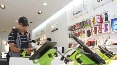 HTC has been increasing the number of promoters who work with its gadgets in UAE stores. However, mobiles manufactured by Apple, Nokia and Samsung are more popular than HTC’s offerings in the Emirates. Maurice Tsai / Bloomberg News
