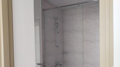 The bathroom before renovations. Photo: Jorge Rangel