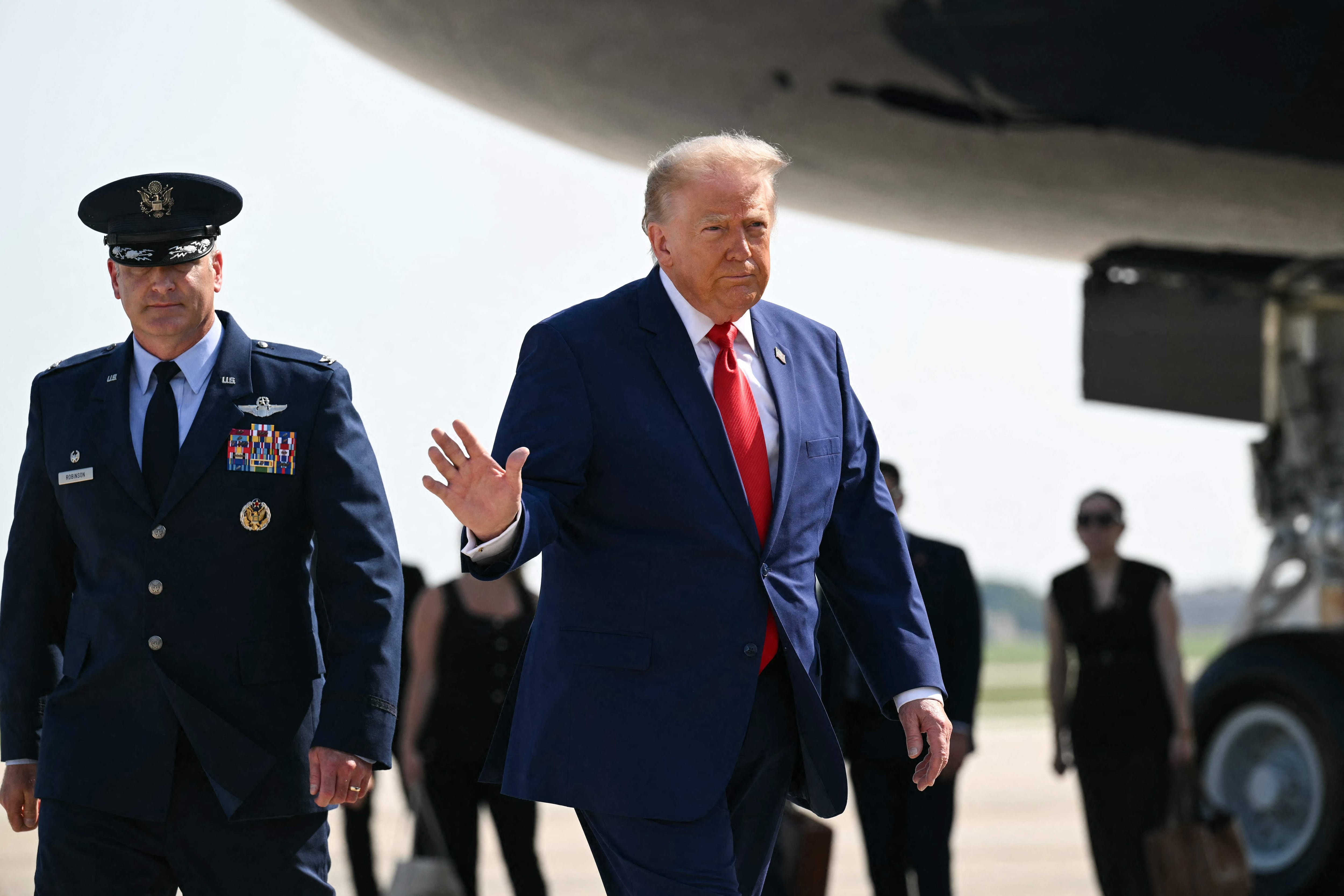 Trump threatens to strike Tehran in event of Hormuz attacks