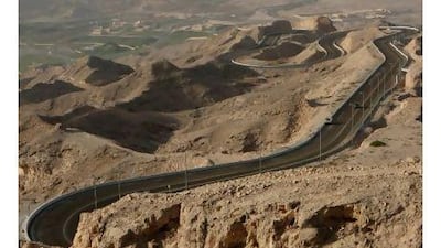 AL AIN - OCTOBER 14,2010 - View of the road going to Jebel Hafeet in Al Ain. ( Paulo Vecina/The National )