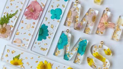 Bookmarks and personalised letters with pressed flowers from Resinart.co