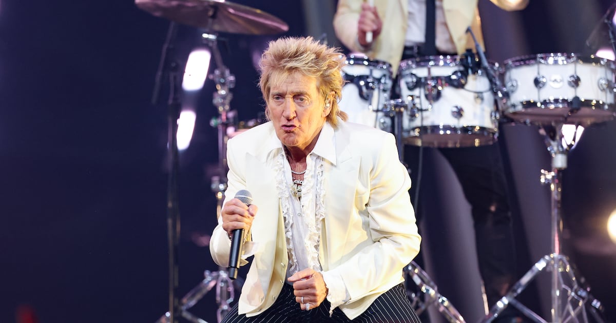 Rod Stewart in Abu Dhabi: Ageing rocker continues to defy expectations ...
